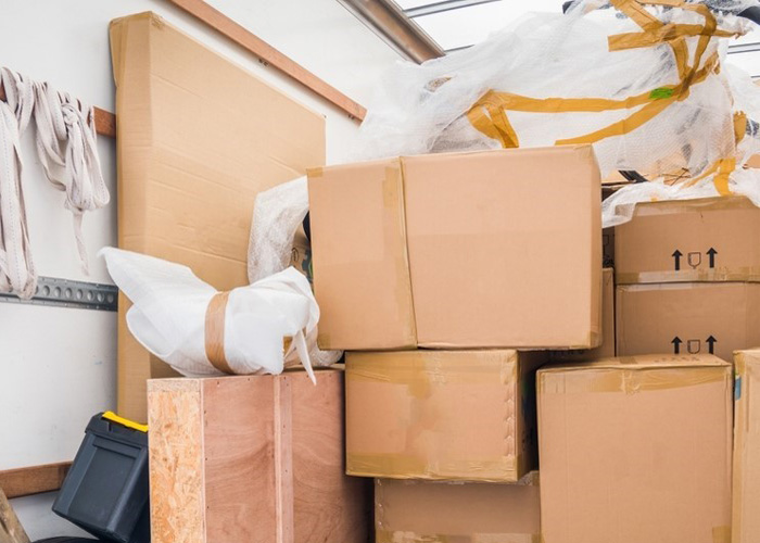 housemovingvan loadning the van